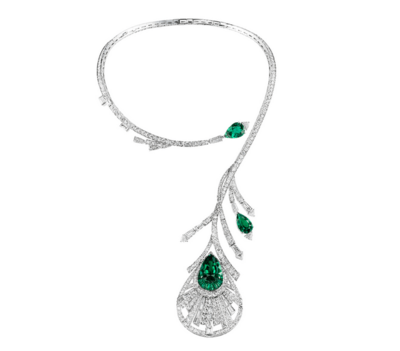 这些祖母绿镶嵌成的珠宝首饰,你中意吗?