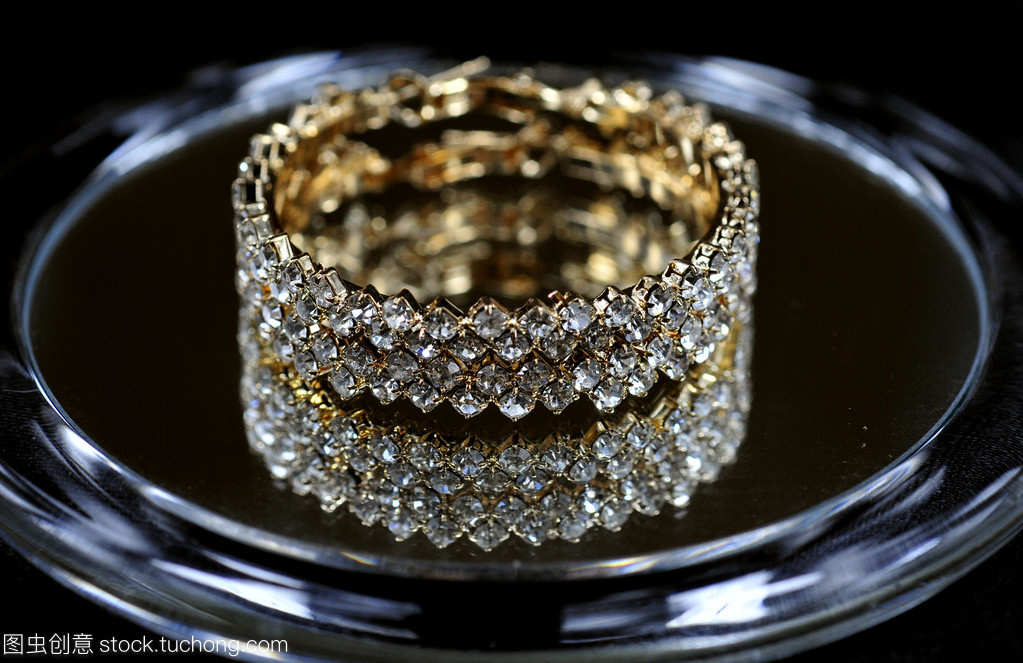 用水晶手链首饰